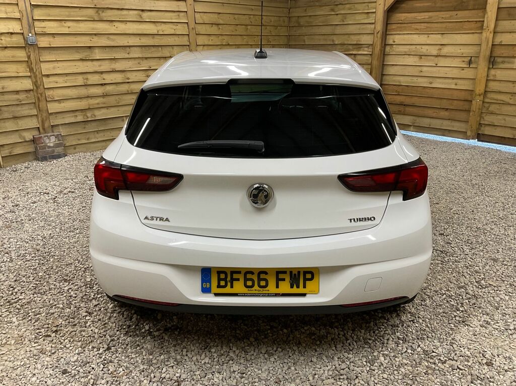 Vauxhall Astra Turbo Sri Hatchback White #5