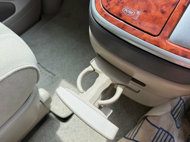Toyota Alphard Mpv White #31