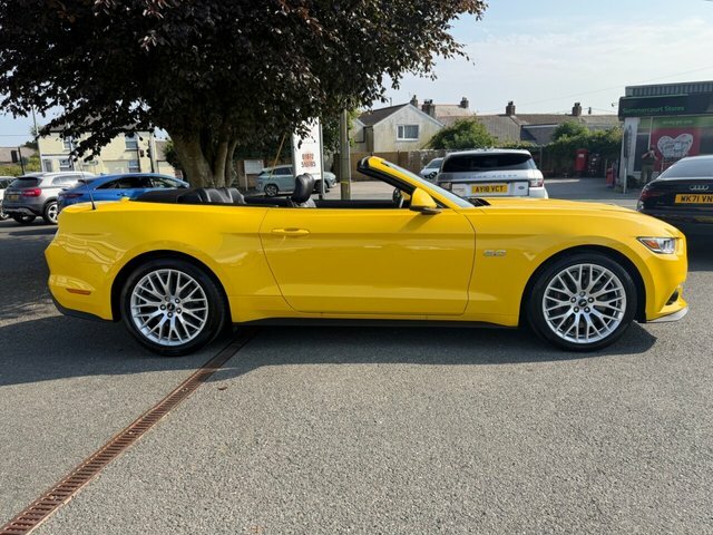 Ford Mustang Convertible Yellow