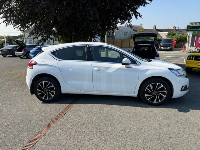 DS DS 4 Hatchback White #2