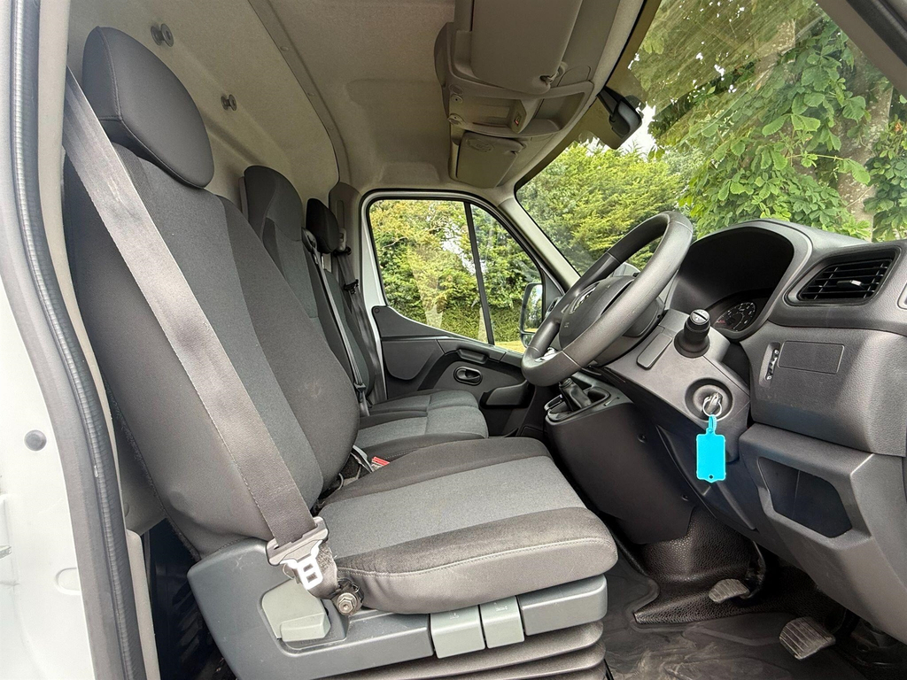 Renault Master 2.3L Business White #12