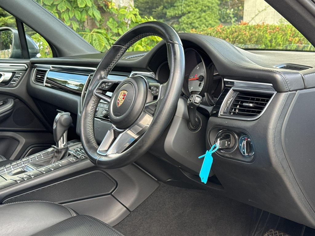 Porsche Macan 1 Owner Full Porsche History Sportdesign Pack White #12