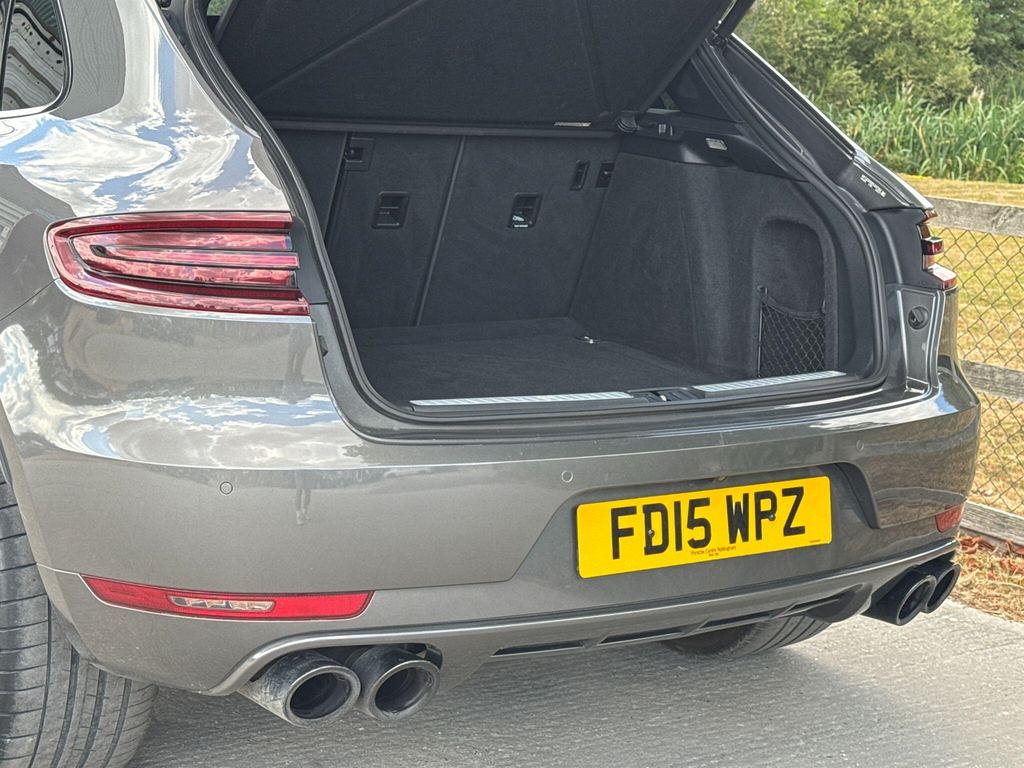 Porsche Macan 1 Owner Full Porsche History Sportdesign Pack White #30