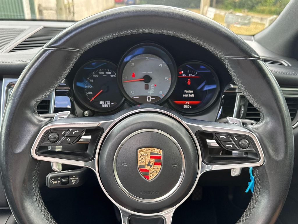 Porsche Macan 1 Owner Full Porsche History Sportdesign Pack White #31