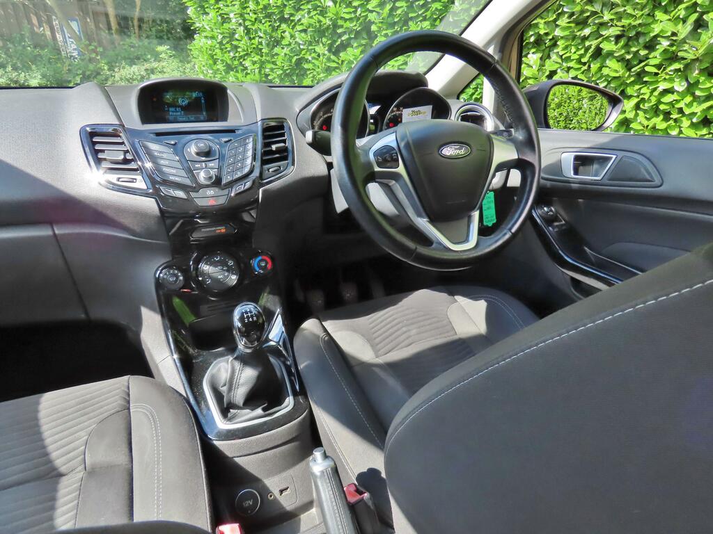 Ford Fiesta 1.0 Ecoboost 125 St-line  #3