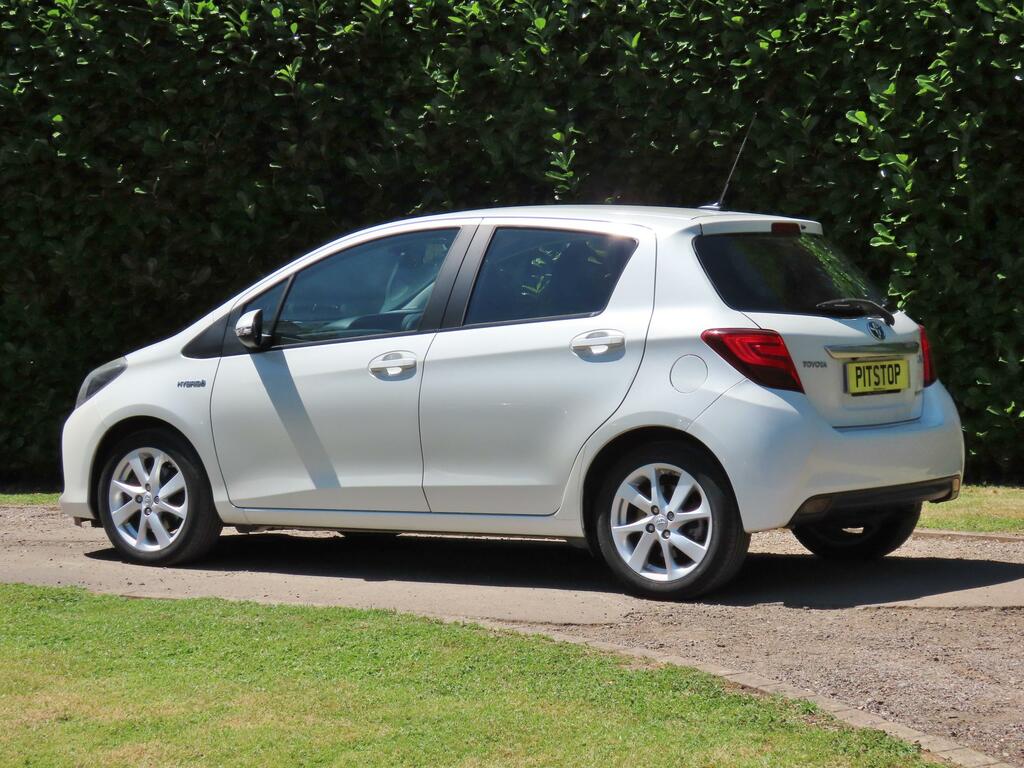 Toyota Yaris 1.5 Vvt-h Excel Hatchback Hybrid E-cvt White #5