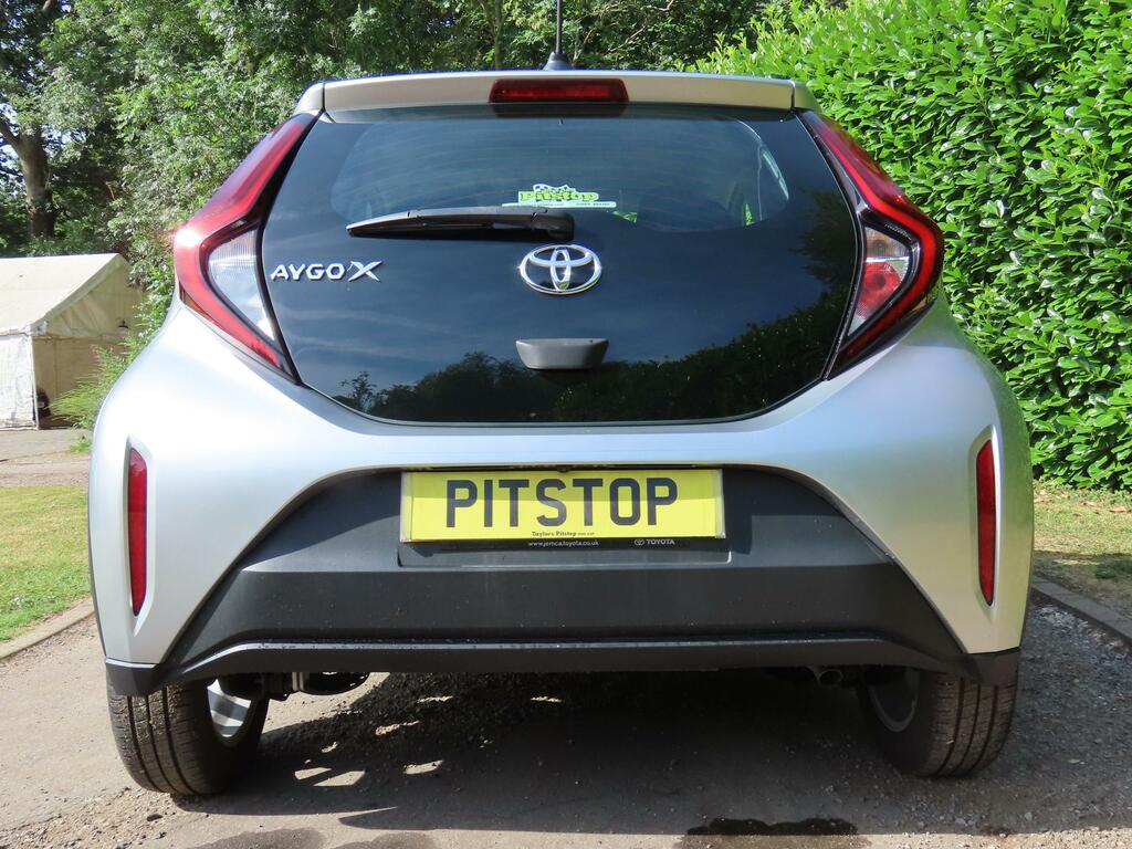 Toyota Aygo X 1.0 Vvt I Edge Hatchback 72 Ps Green #10