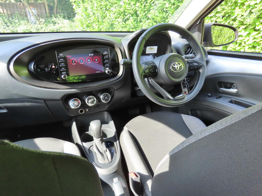 Toyota Aygo X 1.0 Vvt-i Pure Hatchback X-shift Euro 6 Silver #3