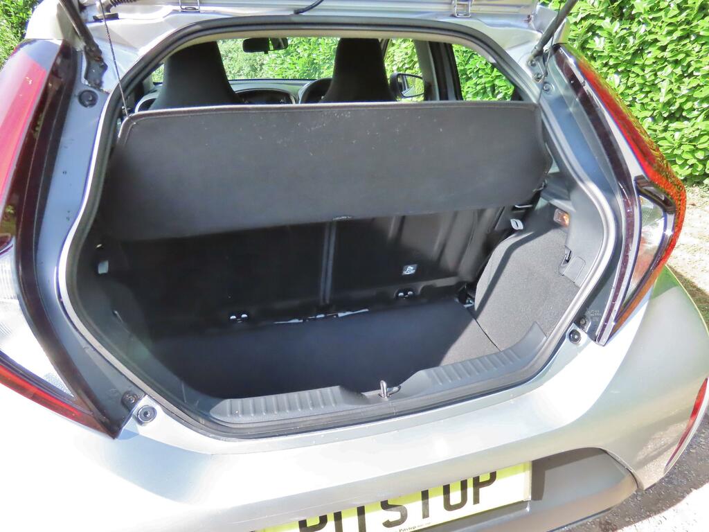 Toyota Aygo X 1.0 Vvt I Edge Hatchback 72 Ps Green #11