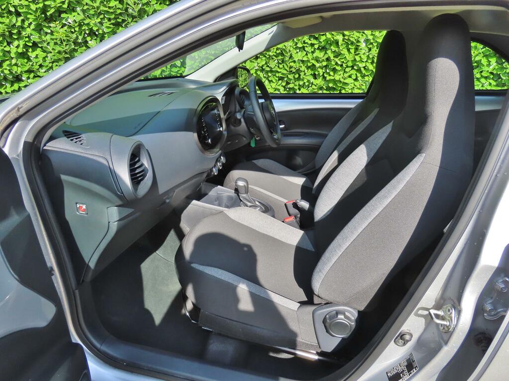 Toyota Aygo X 1.0 Vvt I Edge Hatchback 72 Ps Green #14