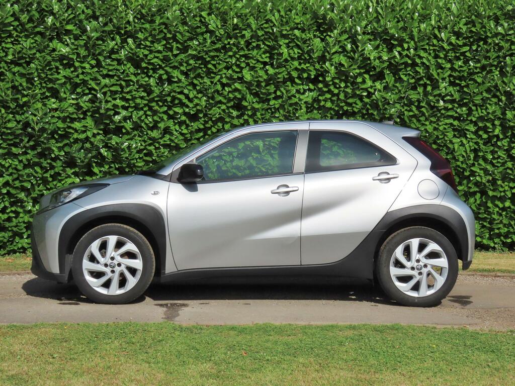 Toyota Aygo X 1.0 Vvt-i Pure Hatchback X-shift Euro 6 Silver #4