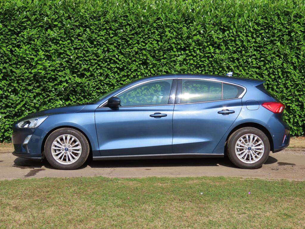 Ford Focus 1.0T Ecoboost Titanium Hatchback Blue #4