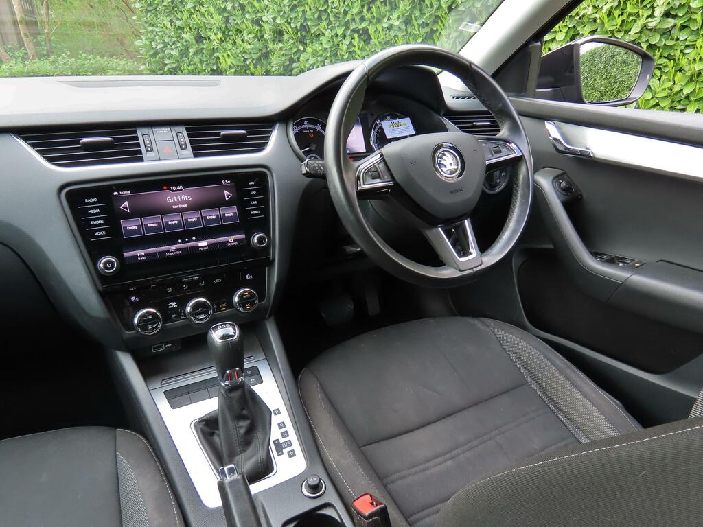 Skoda Octavia 1.5 Tsi Act Se Drive Estate Dsg Euro 6 Black #3