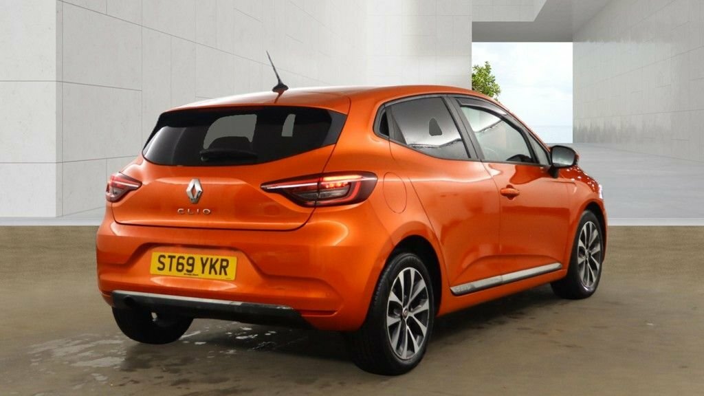 Renault Clio 1L Iconic Orange #4