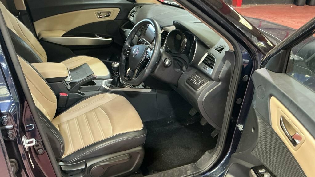 SsangYong Tivoli Suv Silver #8