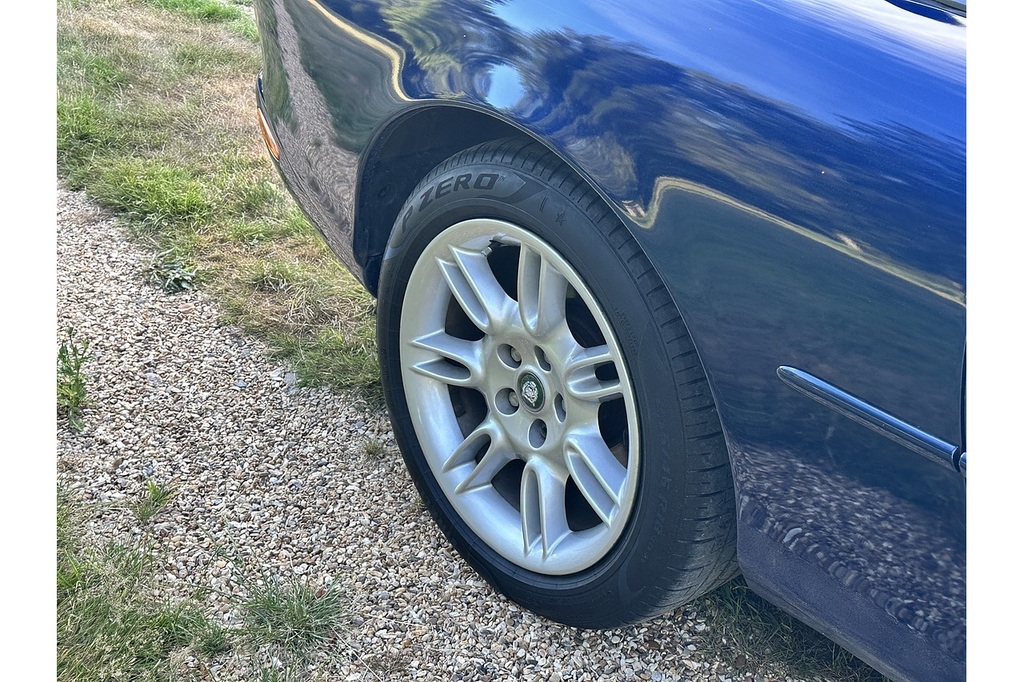 Jaguar XK8 4.0 Silver #26