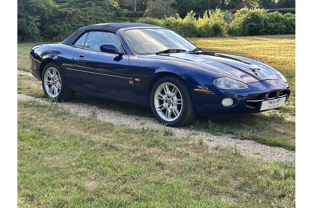 Jaguar XK8 Convertible Silver #12