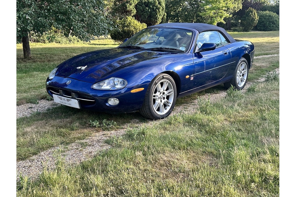 Jaguar XK8 Convertible Silver #14