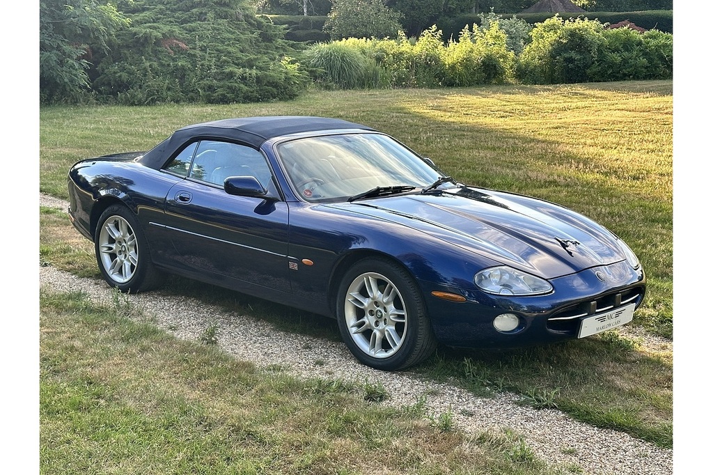 Jaguar XK8 Convertible Silver #11