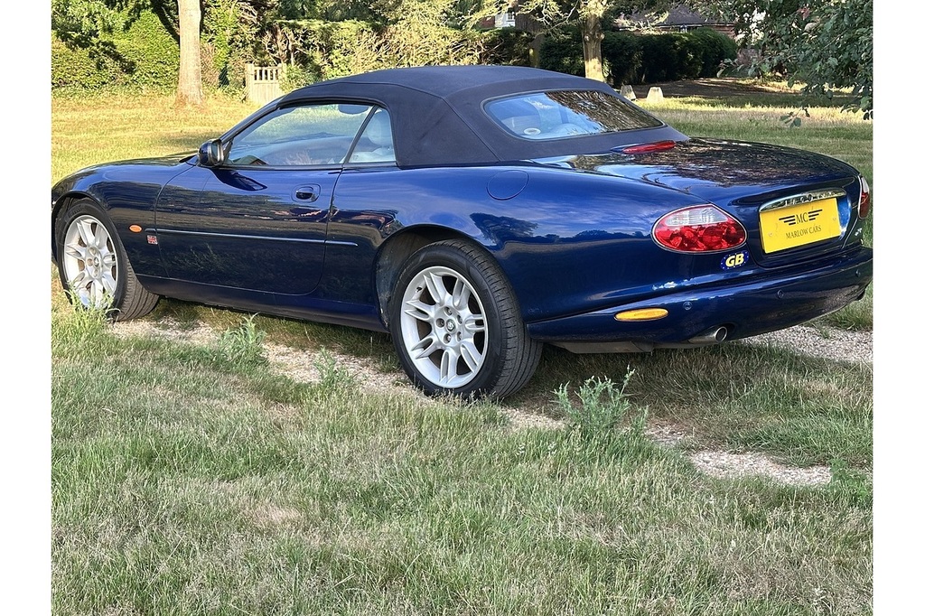 Jaguar XK8 Convertible Silver #8