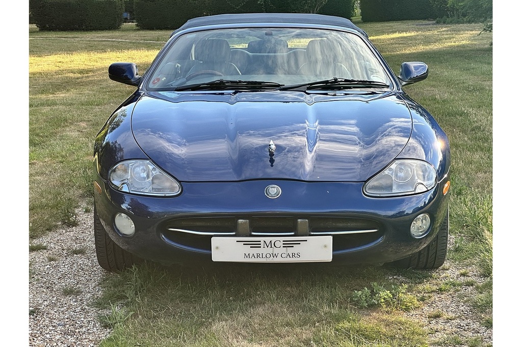 Jaguar XK8 Convertible Silver #13