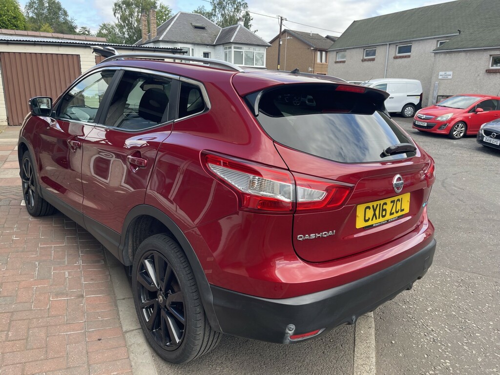 Nissan Qashqai 1.5 Dci Tekna Red #4