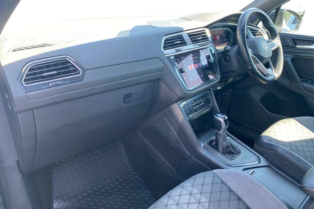 Volkswagen Tiguan 2.0 Tdi R-line Edition Suv Dsg Euro 6 DE23YZR Black #2
