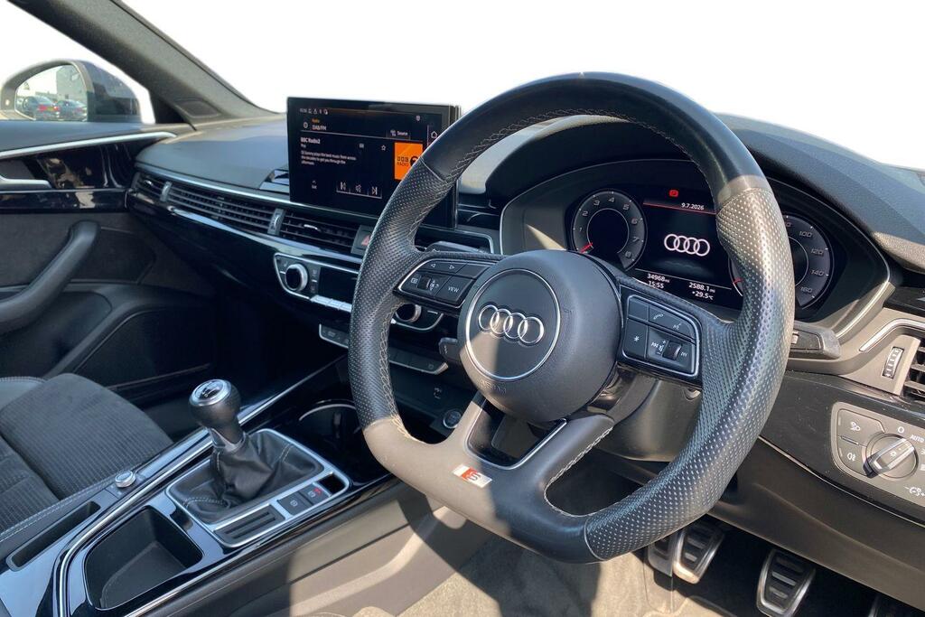 Audi A4 2.0 Tfsi 35 Black Edition Saloon White #6