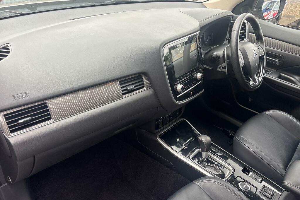 Mitsubishi Outlander 2.0 Mivec 4 Cvt 4Wd Euro 6 Ss White #37