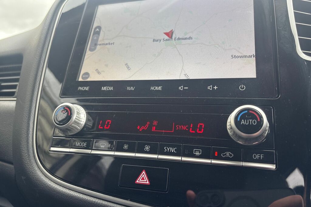 Mitsubishi Outlander 2.0 Mivec 4 Cvt 4Wd Euro 6 Ss White #22