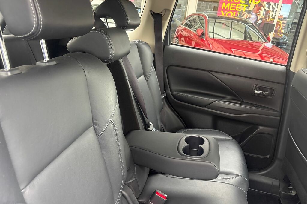 Mitsubishi Outlander 2.0 Mivec 4 Cvt 4Wd Euro 6 Ss White #43