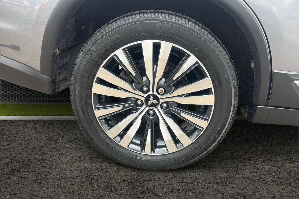 Mitsubishi Outlander 2.0 Mivec Exceed Suv Cvt 4Wd Euro 6 S Grey #5
