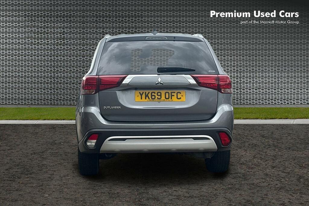 Mitsubishi Outlander 2.0 Mivec 4 Cvt 4Wd Euro 6 Ss White #9
