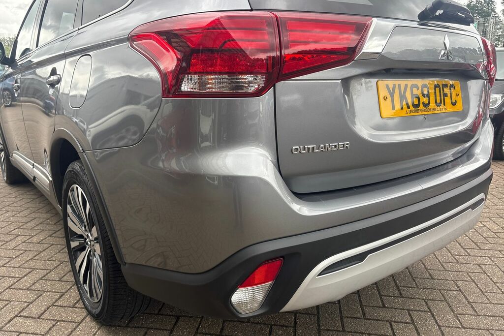 Mitsubishi Outlander 2.0 Mivec 4 Cvt 4Wd Euro 6 Ss White #32