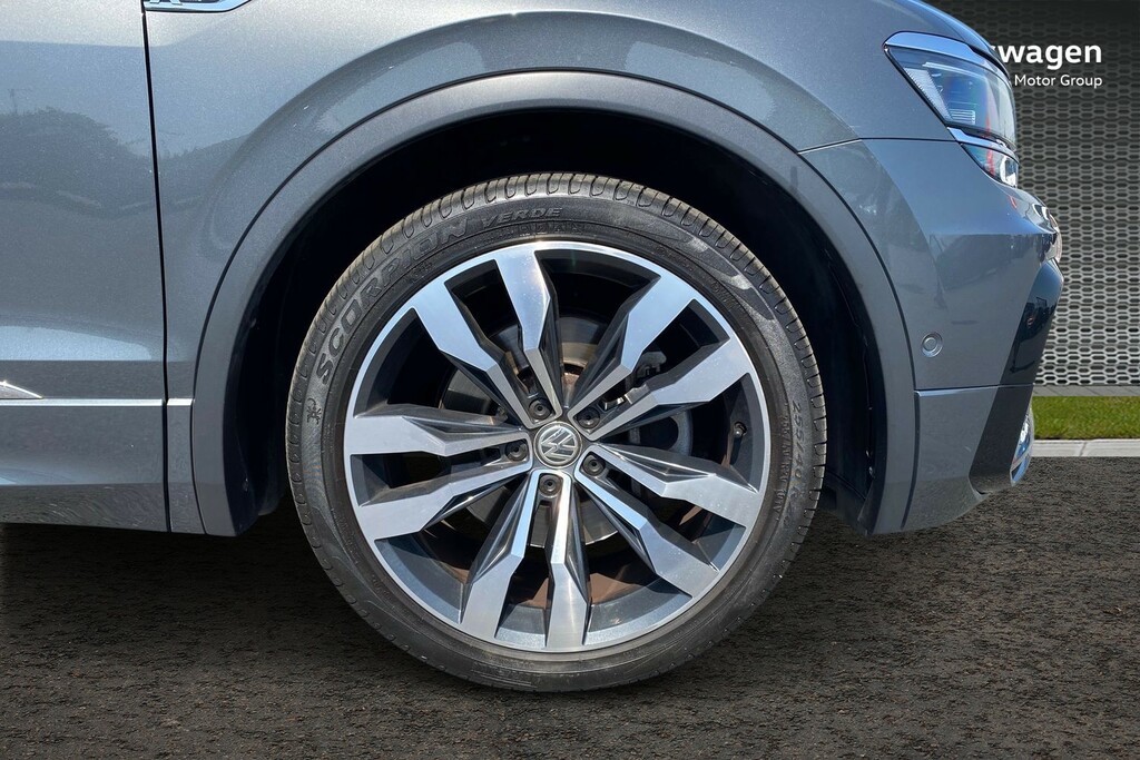 Volkswagen Tiguan 2.0 Tsi R-line Tech Suv Dsg 4Motion Eur Grey #5