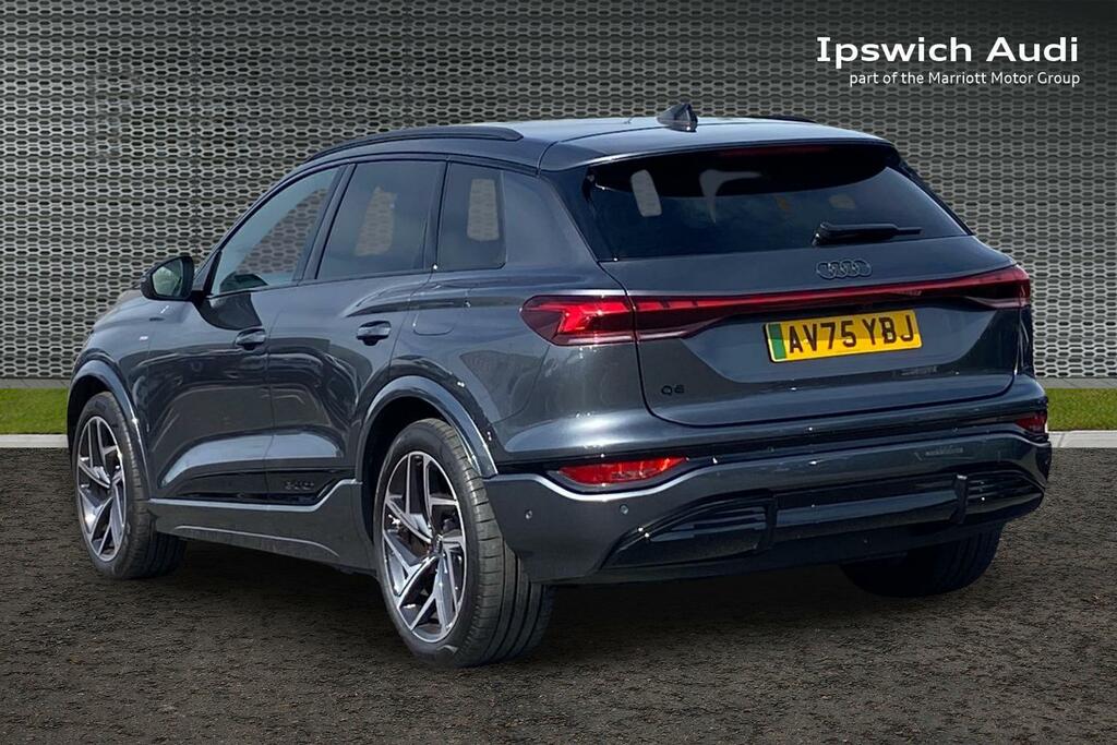 Audi Q6 E-Tron 83Kwh Edition 1 Suv 252 Ps Grey #3