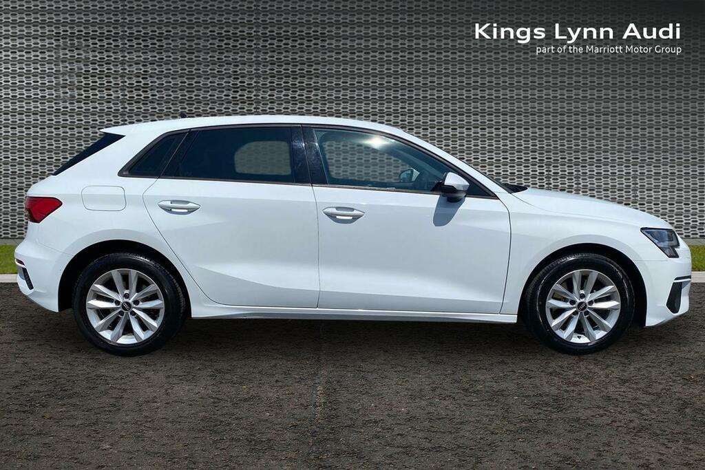 Audi A3 2.0 Tdi 35 Technik Sportback Eur White #4