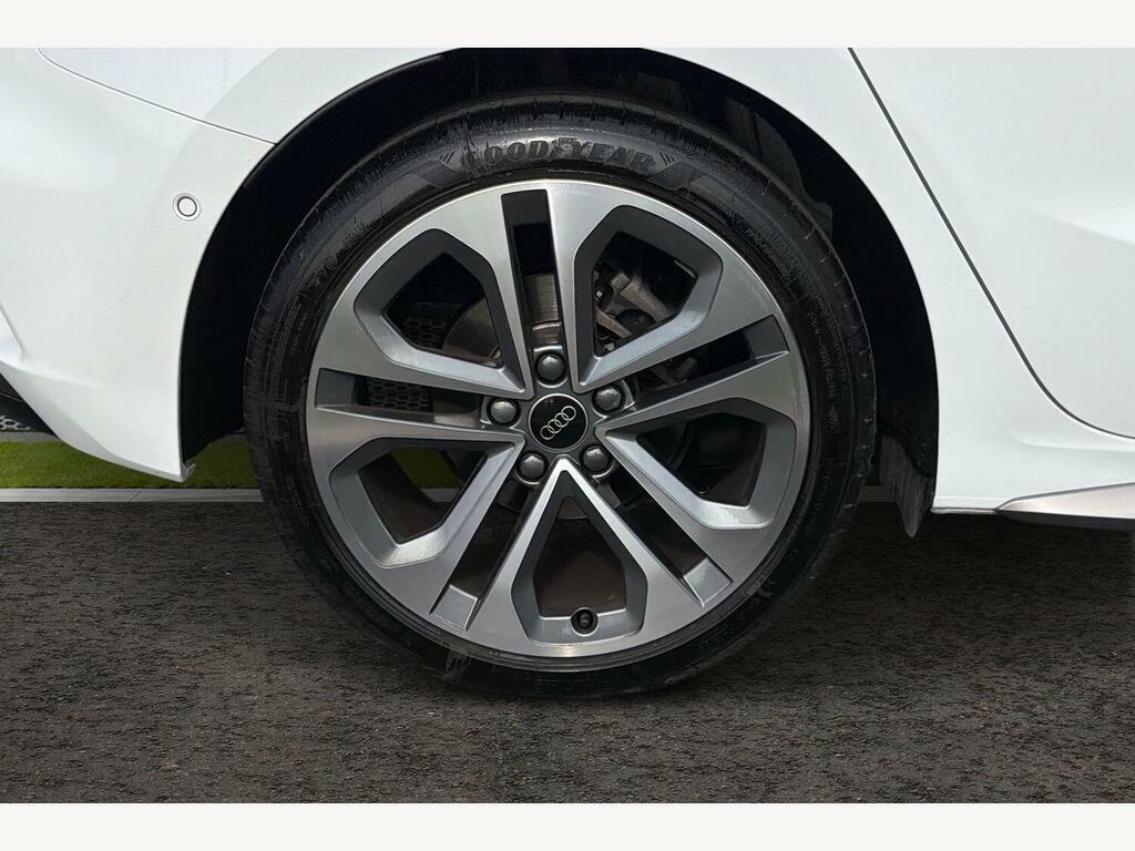 Audi A3 1.5 Tfsi 30 S Line Sportback Eur White #5