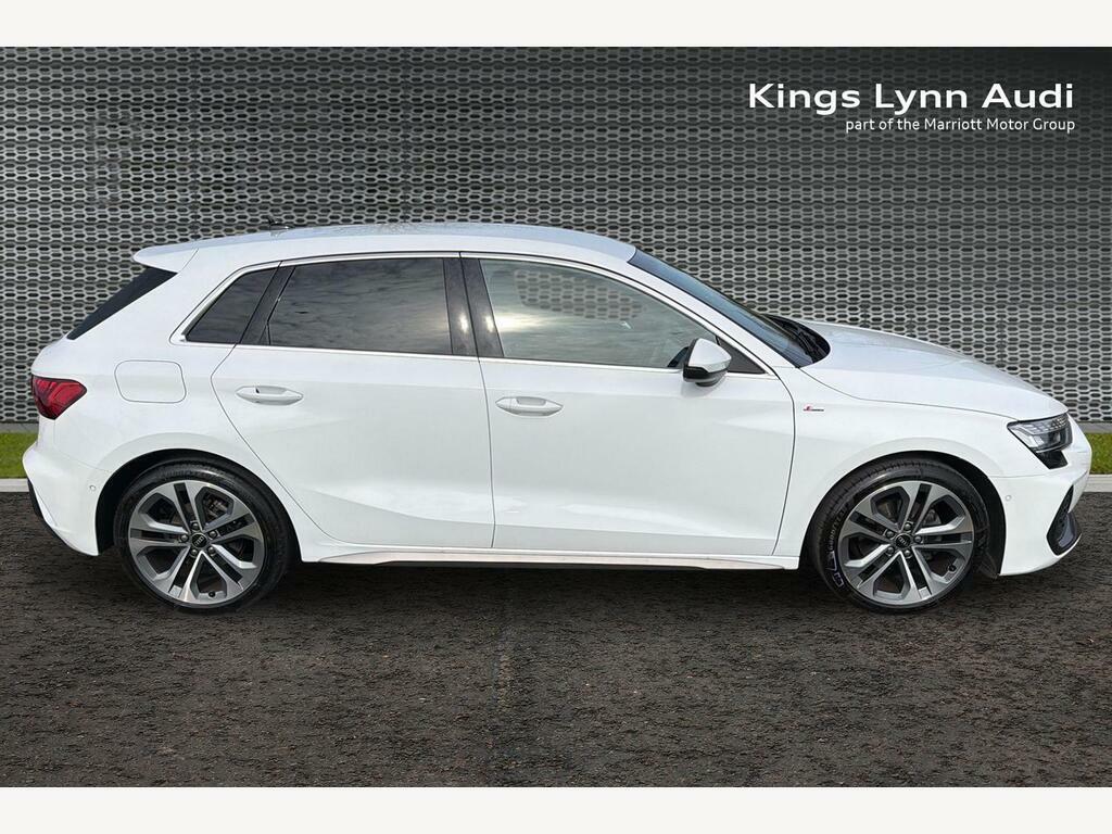 Audi A3 1.5 Tfsi 30 S Line Sportback Eur White #4