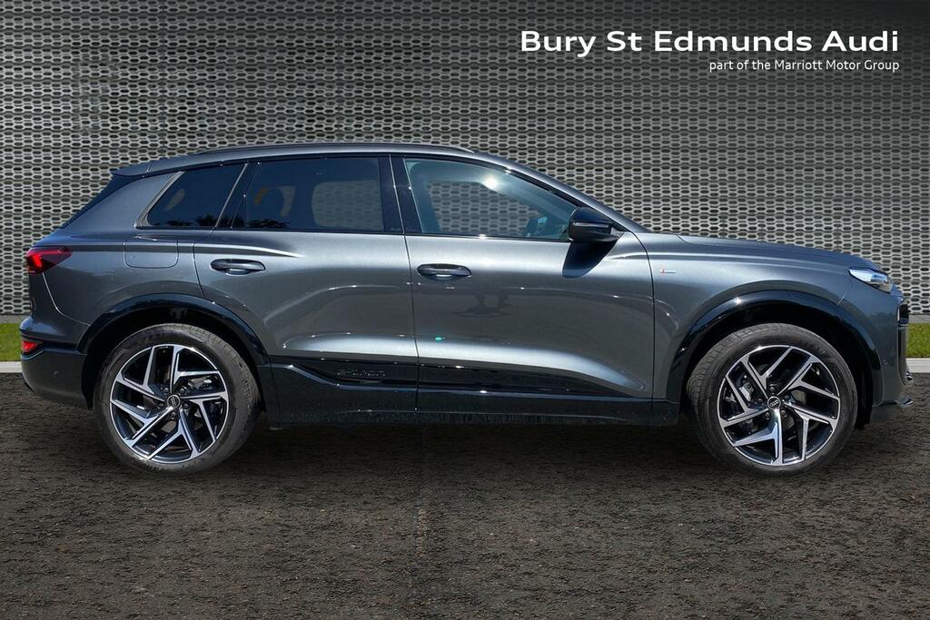 Audi Q6 E-Tron 100Kwh Black Edition Suv Quattro AY26TOU Grey #4