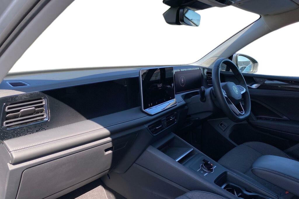 Volkswagen Tiguan 1.5 Etsi Mhev Match Suv Hybrid Dsg Euro AO26PYX Silver #2