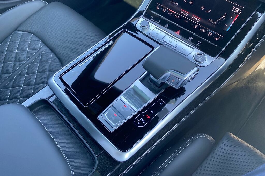 Audi Q8 S Line Blue #16