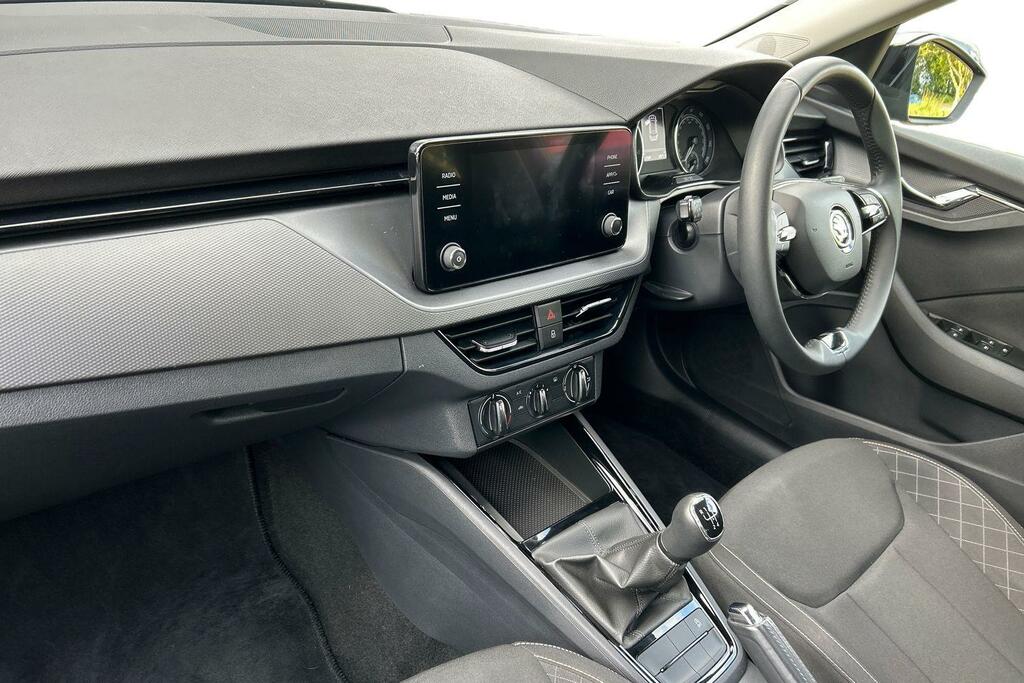Skoda Kamiq 1.0 Tsi Se Euro 6 Ss AE24YGL Black #2