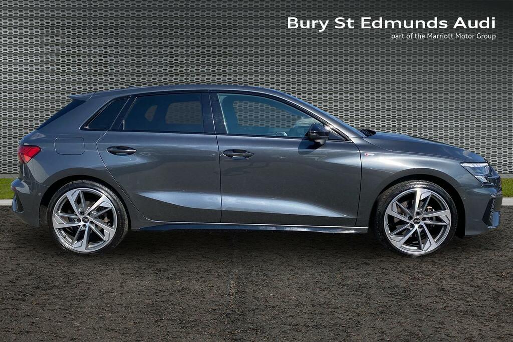Audi A3 1.5 Tfsi 35 Black Edition Sportback S T AX73JDZ Grey #4