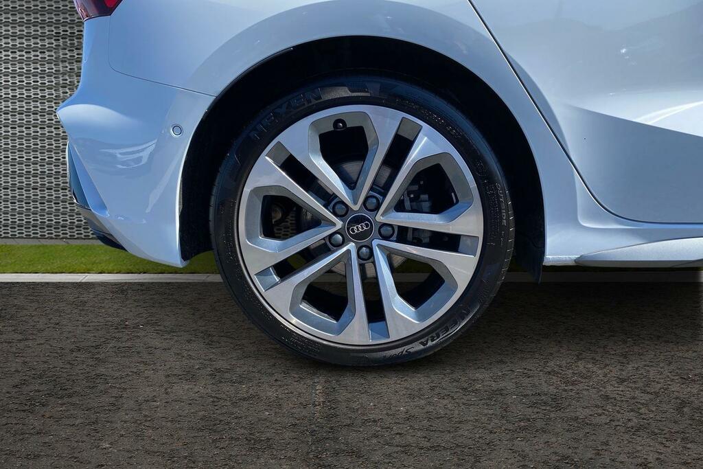 Audi A3 1.5 Tfsi 35 S Line Sportback S Tronic E AV75RZZ White #5