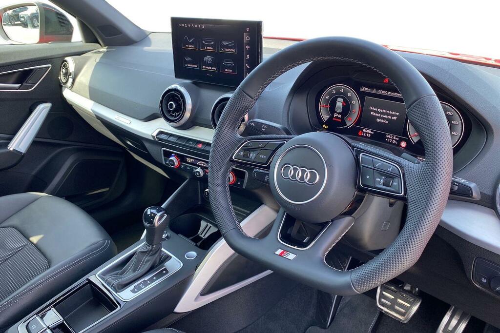 Audi Q2 1.5 Tfsi Cod 35 Black Edition Suv S Tro Red #6