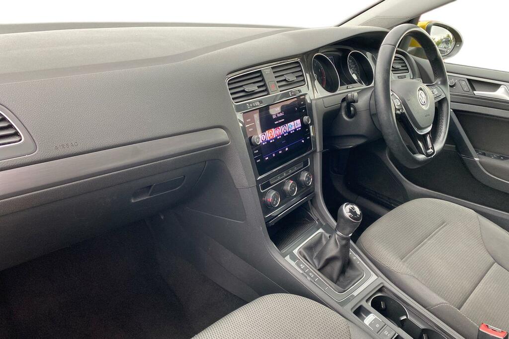 Volkswagen Golf 1.5 Tsi Evo Se Nav Hatchback Eur NA68UAH Yellow #2