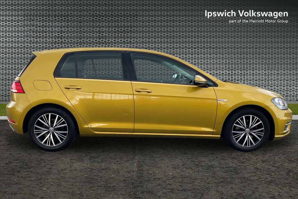Volkswagen Golf 1.5 Tsi Evo Se Nav Hatchback Eur NA68UAH Yellow #4