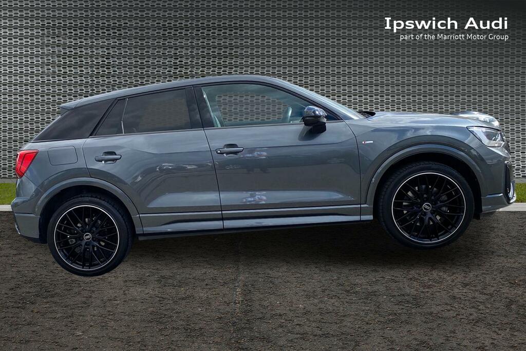 Audi Q2 1.5 Tfsi Cod 35 Black Edition Suv S Tro Grey #4
