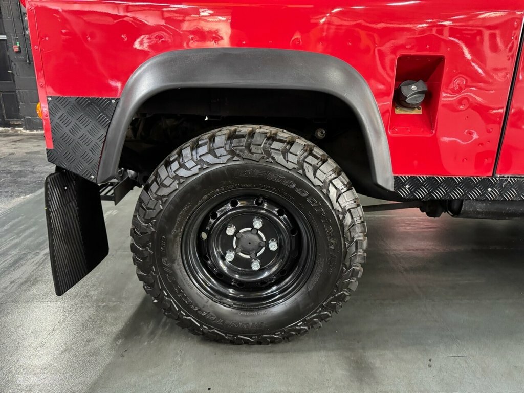 Land Rover Defender 90 2.5 Tdi  #6
